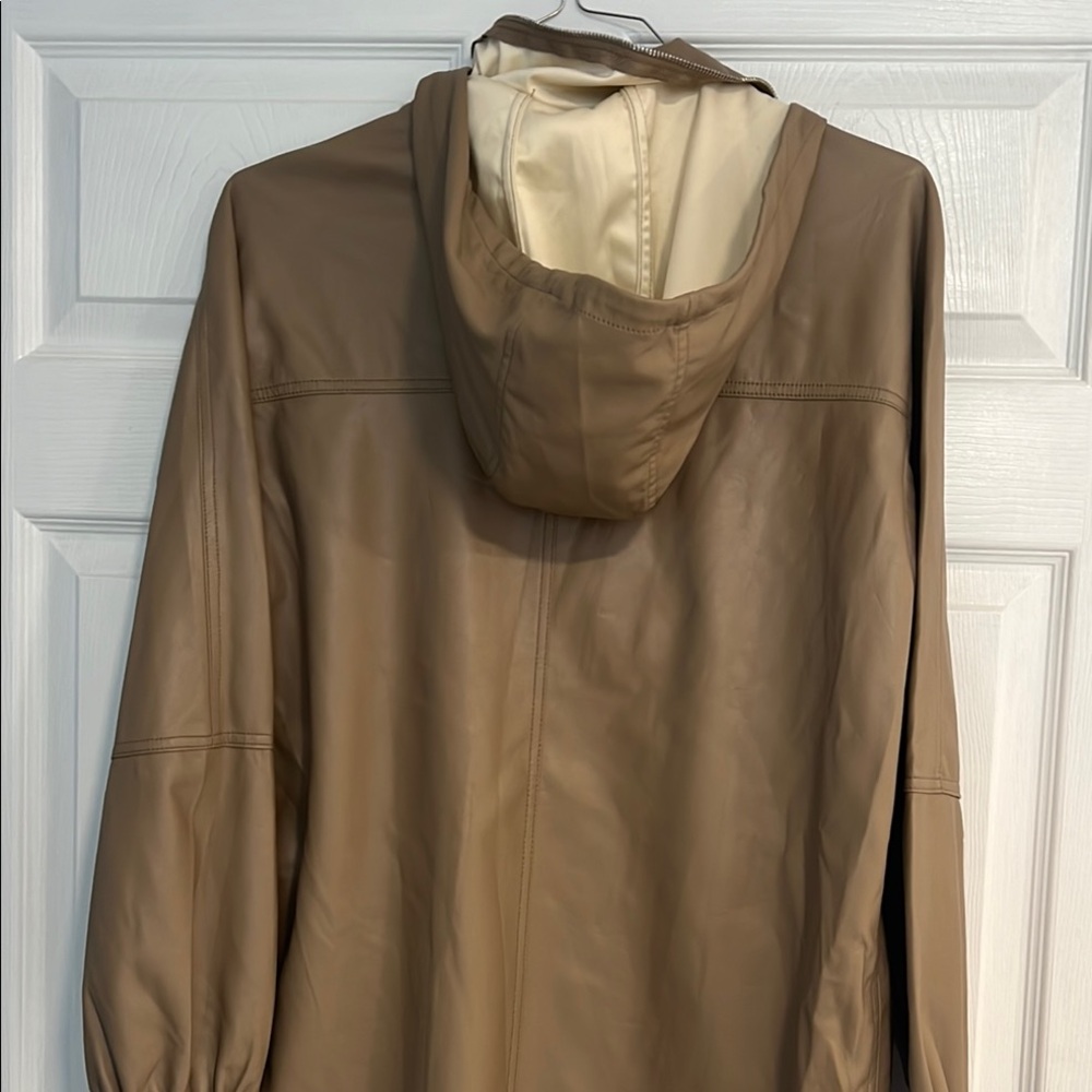 Zara Tan Windbreaker with Zip-Up Design and Elastic Cuffs - Picture 5 of 5